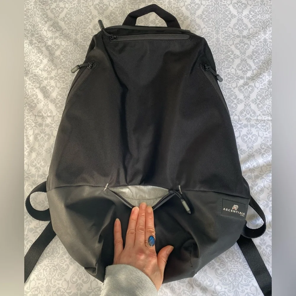 NWOT Ascentials Pro Spire Backpack, Unisex